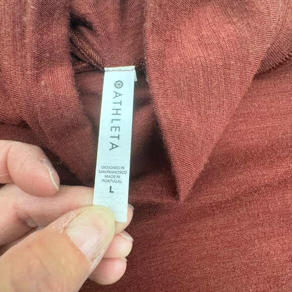 Foresthill Ascent Seamless Turtleneck in Dried Cinnamon - Picture 6 of 7